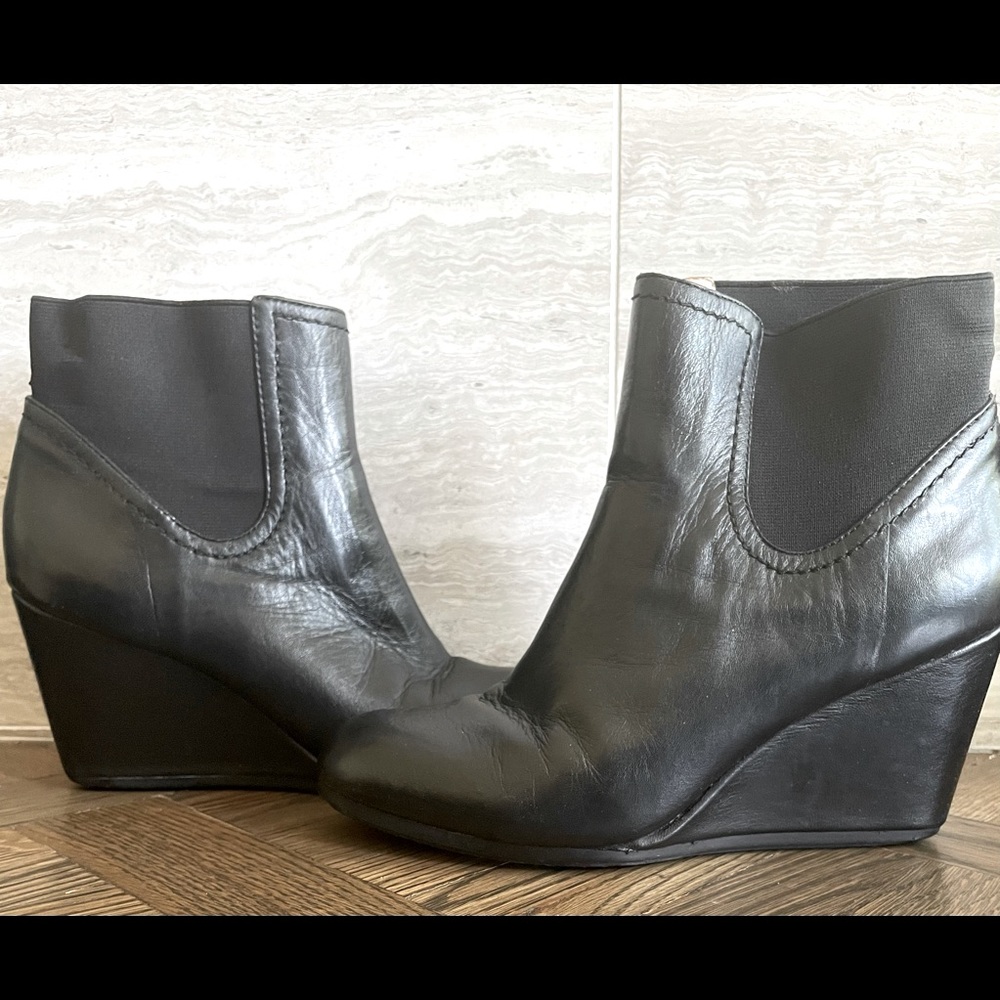 Taryn Rose Dannie Ankle Bootie